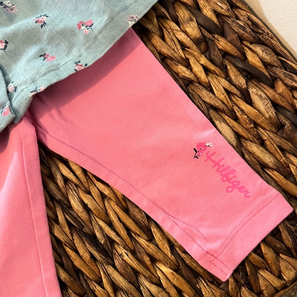 NWT TOMMY HILFIGER 3-6 Month 2 Piece Outfit 💕 - Picture 4 of 7